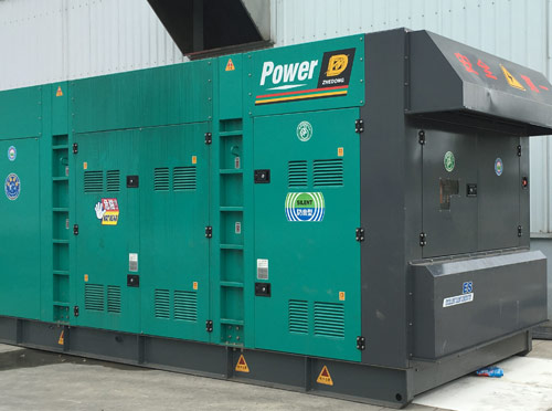 红旗升级发电机组的过程中需要注意哪些安全事项？