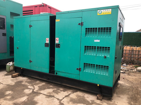 红旗怎样合理控制磷酸铁锂蓄电池的充放电倍率以延长其使用寿命？